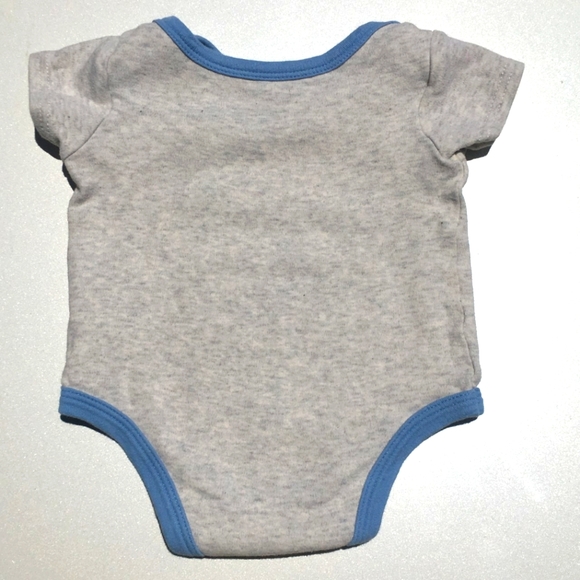 Duck Duck Goose Straight Up Mama's Boy Onesie Size 6-9 Months Gray Blue - Picture 3 of 3